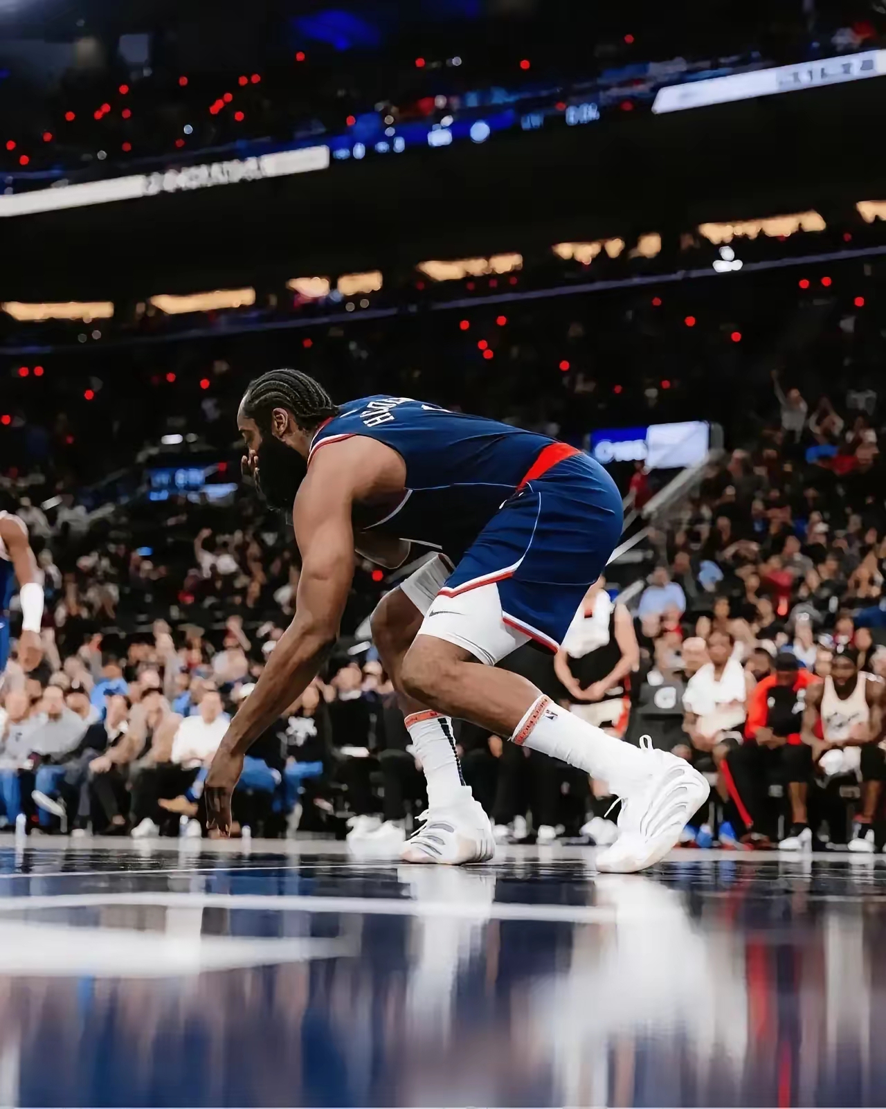 开云电竞-德布劳内焦点对战，哈登与30激战加拿大队分钟，刷新纪录胜负难料！-开云电竞