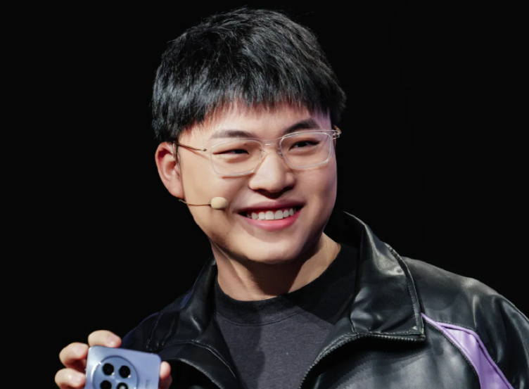 真人-险胜首场状态出色，快船观众沸腾！，Uzi重返赛场全场沸腾不已-真人