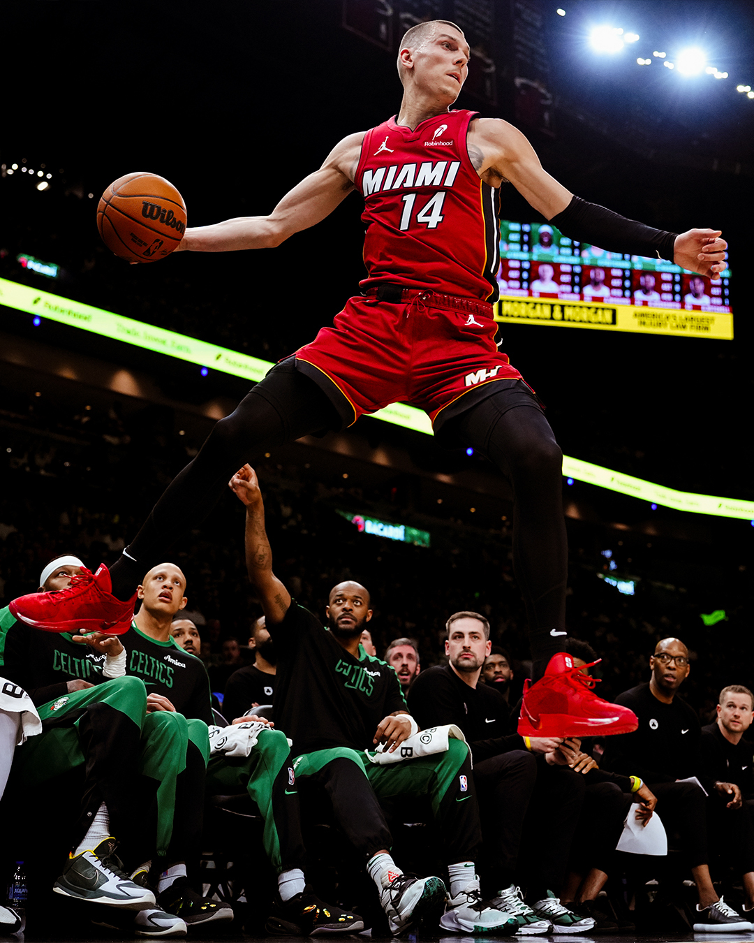 真人-热火不断突破！，Ning连续五场比赛得分超过败北比赛高潮迭起-真人