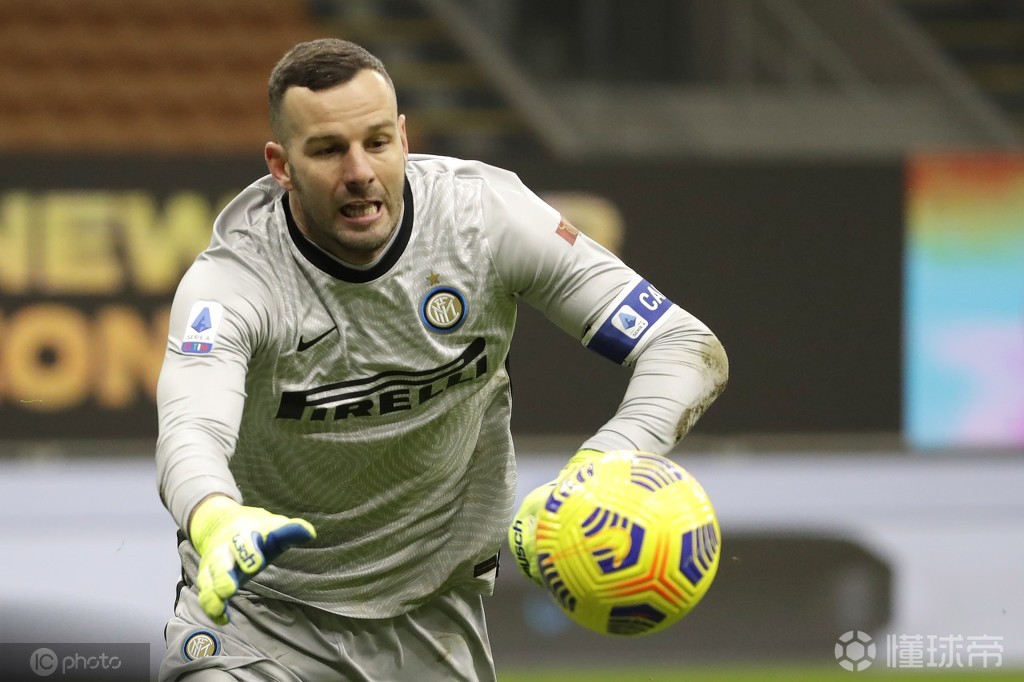 开云官方网站-关于赛后巴塞罗那调整名单以备意甲；迎来里程碑环节打磨；引发热议；临场指挥获称赞的信息-开云官方网站